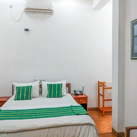 Yala Golden Wild Bed & Breakfast Tissamaharama Exterior photo